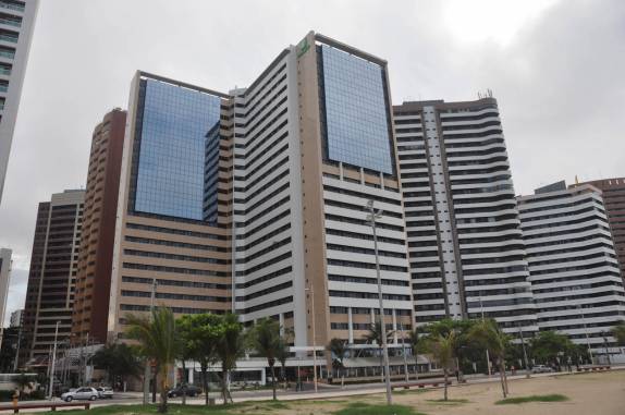 Um dos muitos grandes hotéis na orla de Fortaleza - CE